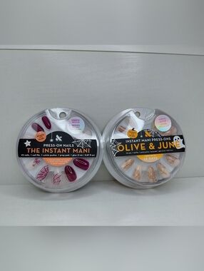 NWT Olive & June Instant Mani Press-On Nails in Medium x2 - Spiderweb Designs